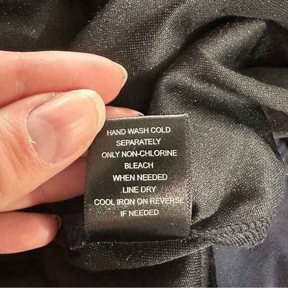 Curations Black Embroidered Velvet Blouse NWT Size Large - Picture 9 of 13